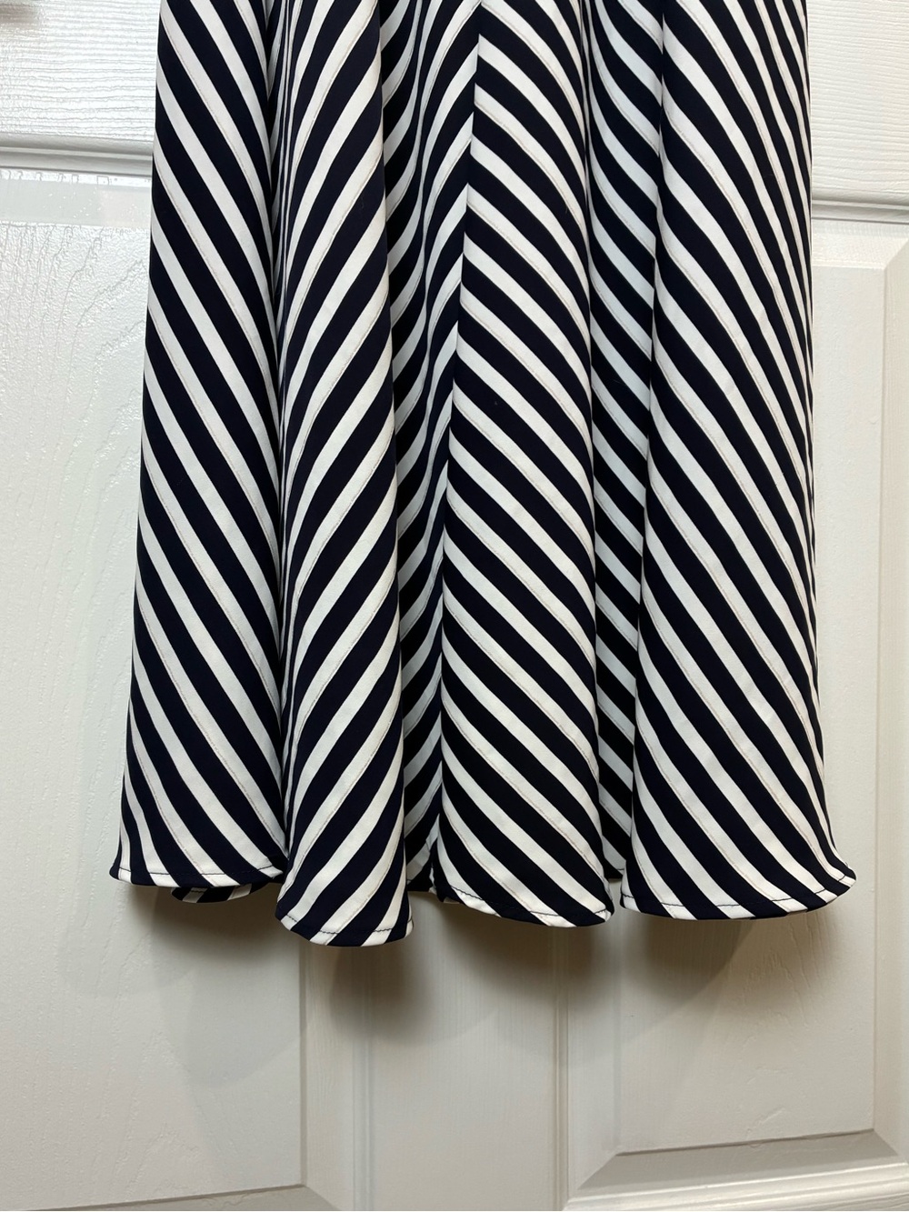 Joseph Ribkoff Dress Navy White Striped Maxi Ring Detail Size Medium nautical - Picture 10 of 11